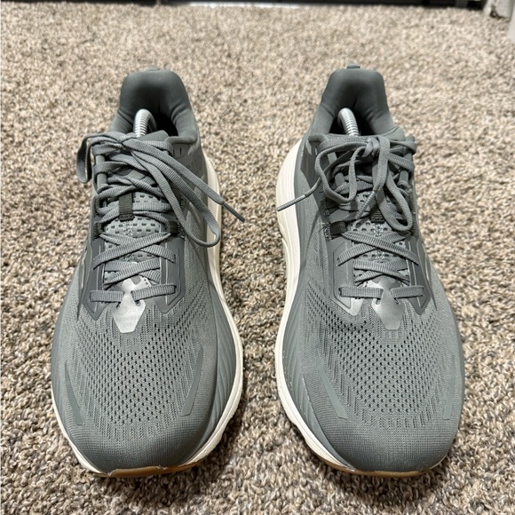 Saucony Hurricane 24 main image 5